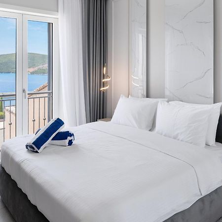 Ferienwohnung Lustica Bay Tivat Exterior foto