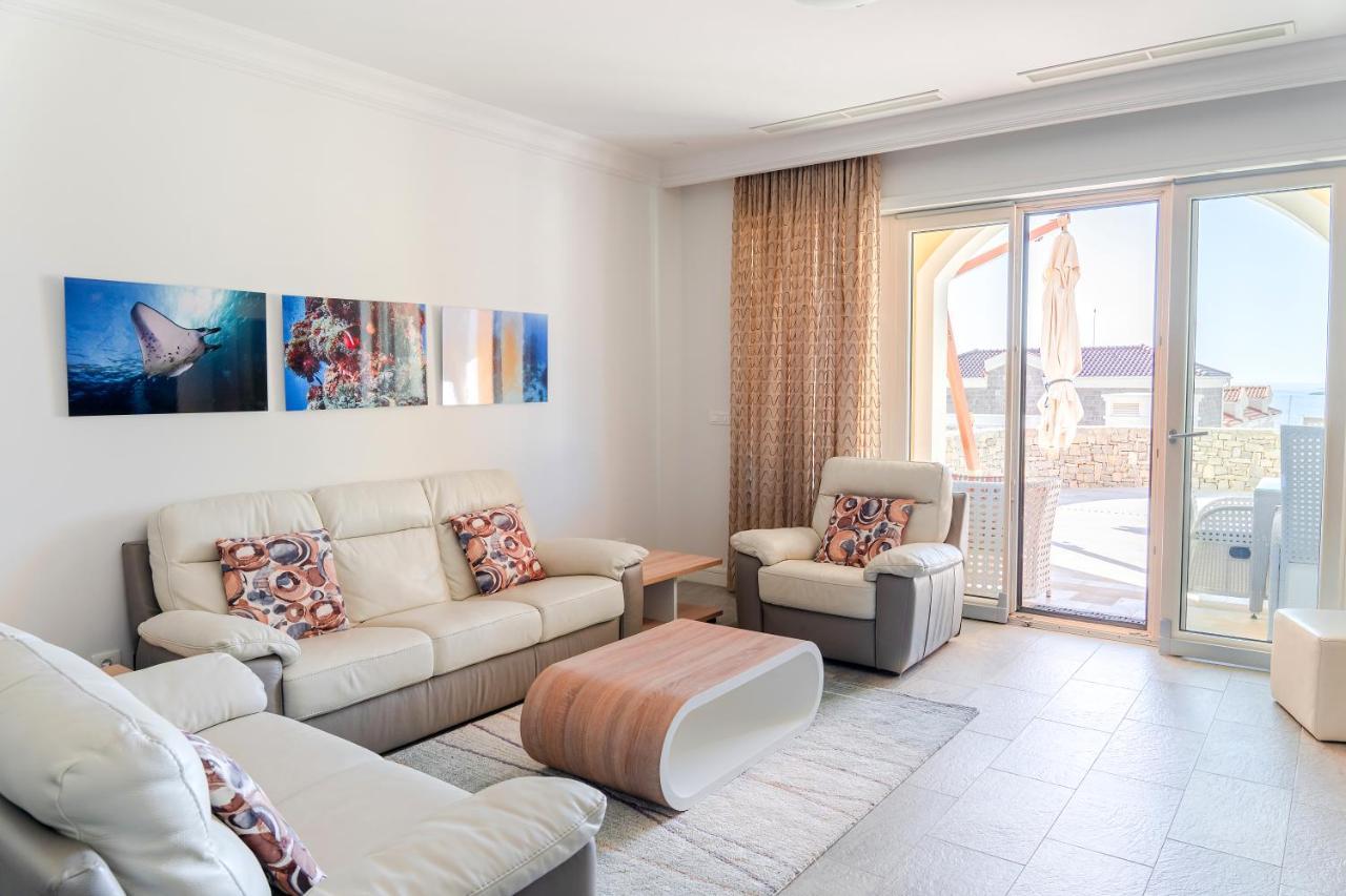 Ferienwohnung Lustica Bay Tivat Exterior foto