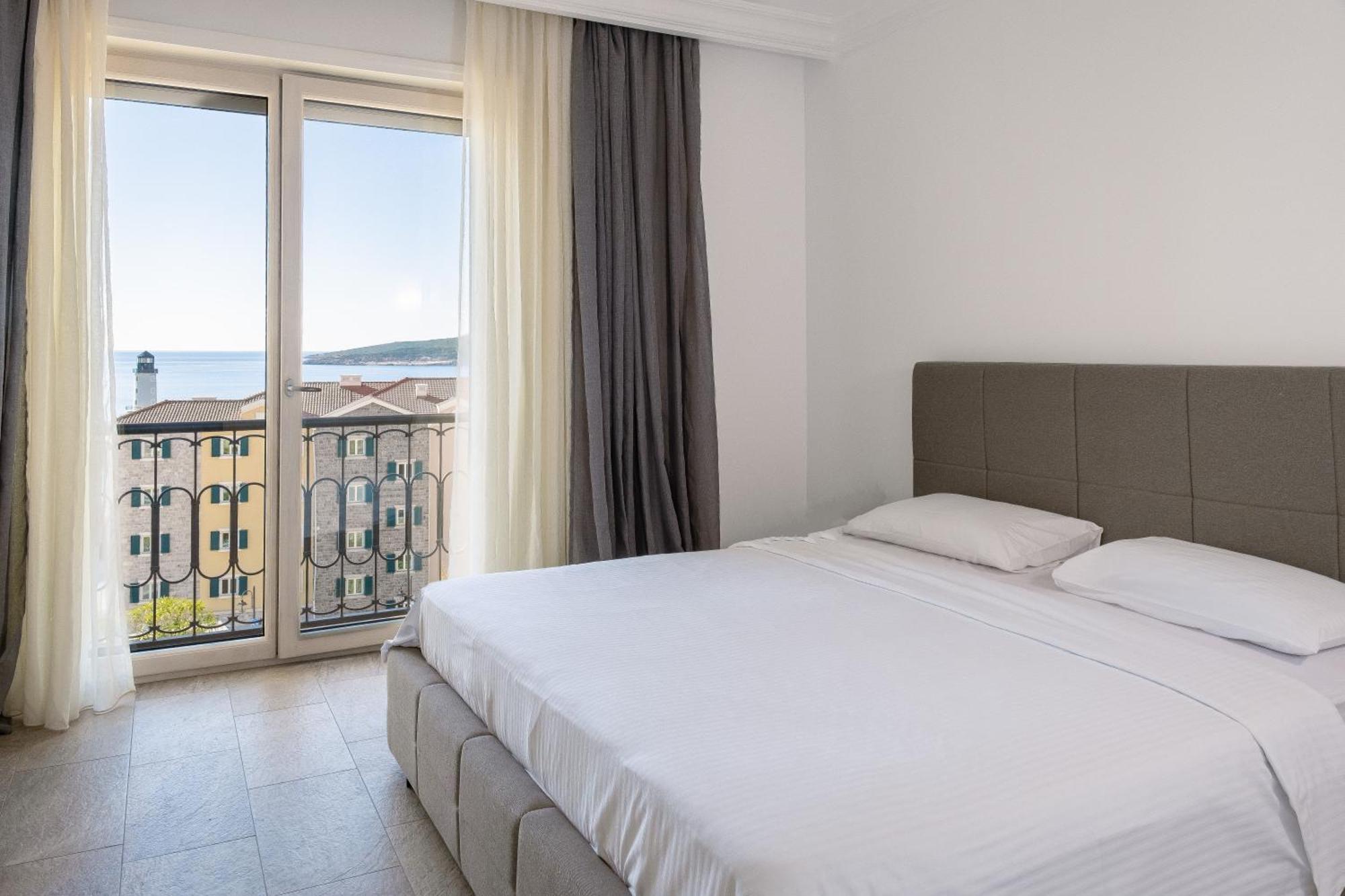 Ferienwohnung Lustica Bay Tivat Exterior foto
