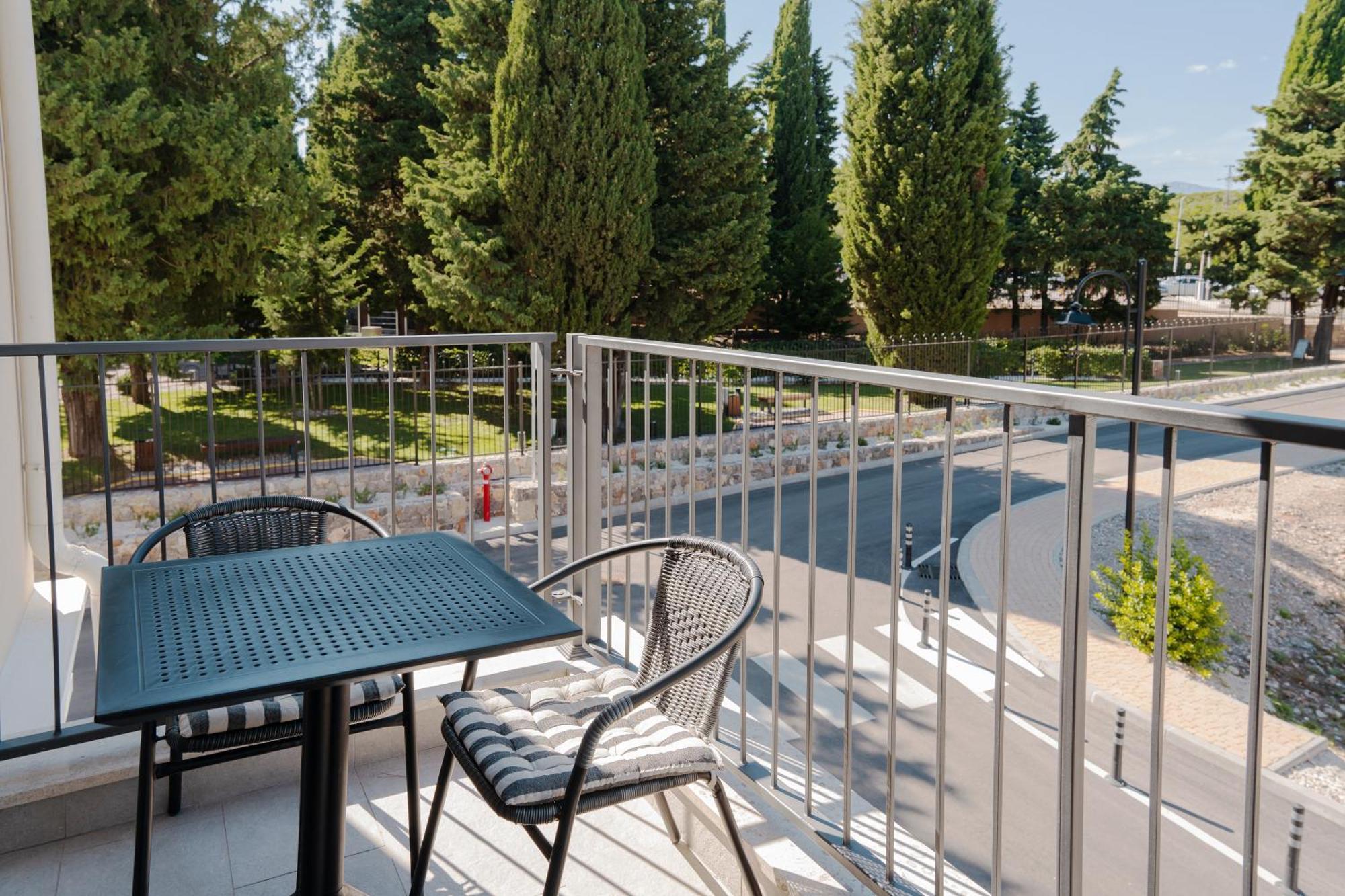 Ferienwohnung Lustica Bay Tivat Exterior foto