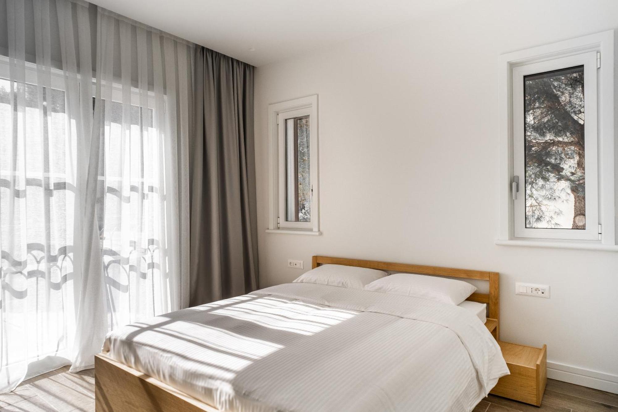 Ferienwohnung Lustica Bay Tivat Exterior foto