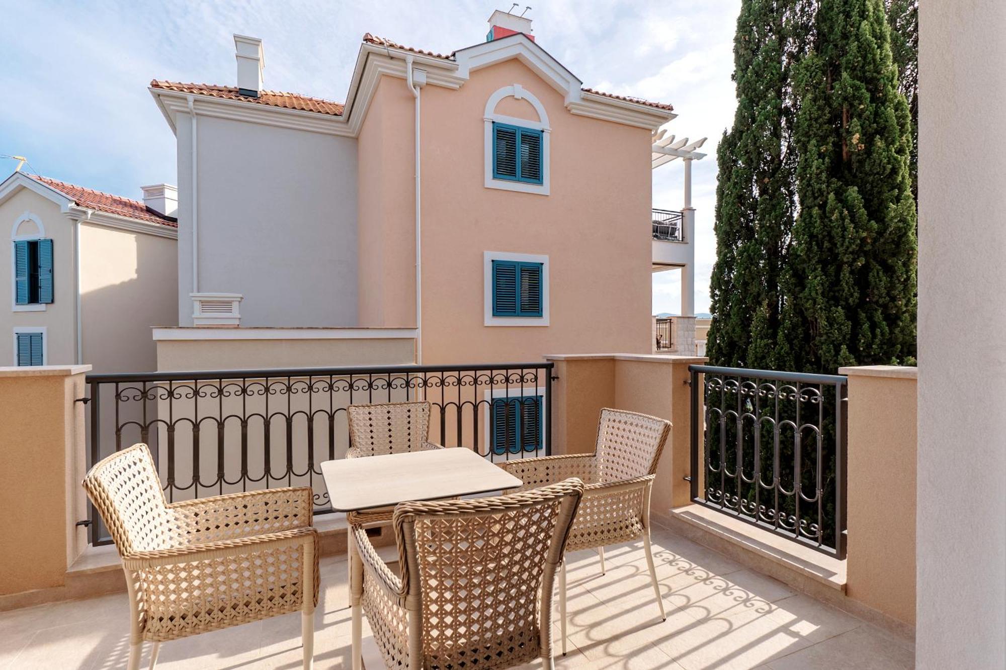 Ferienwohnung Lustica Bay Tivat Exterior foto
