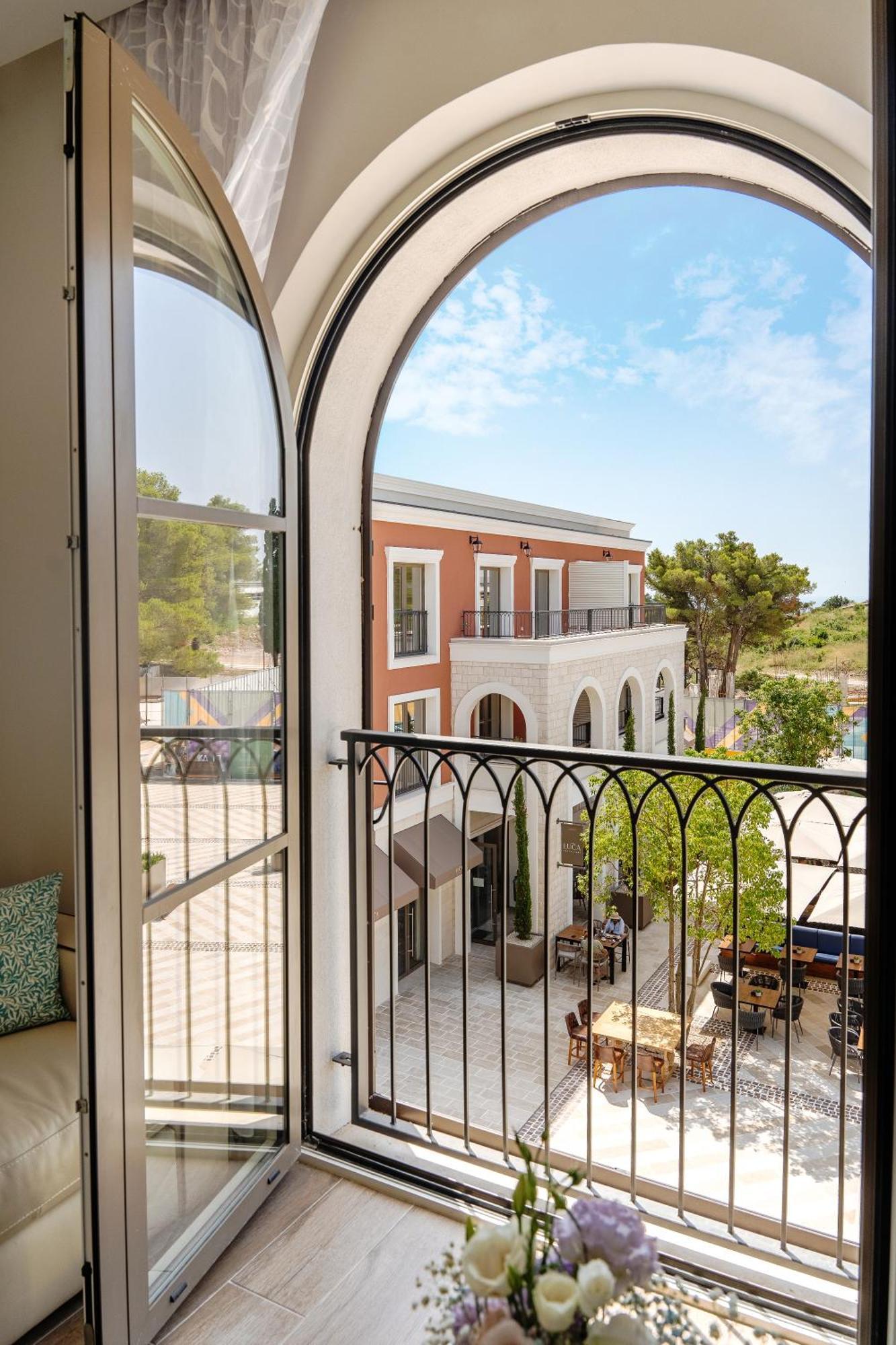 Ferienwohnung Lustica Bay Tivat Exterior foto