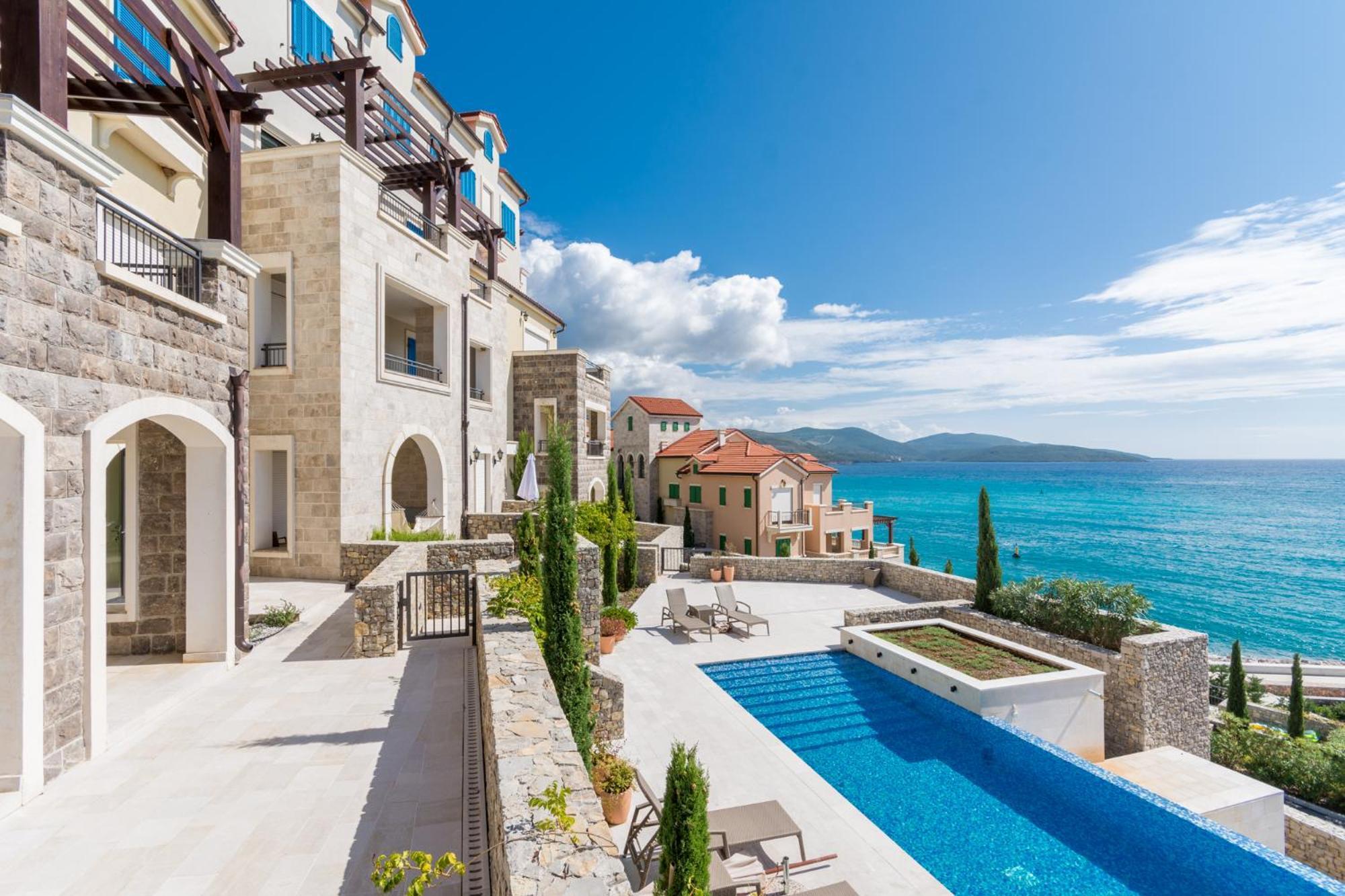 Ferienwohnung Lustica Bay Tivat Exterior foto